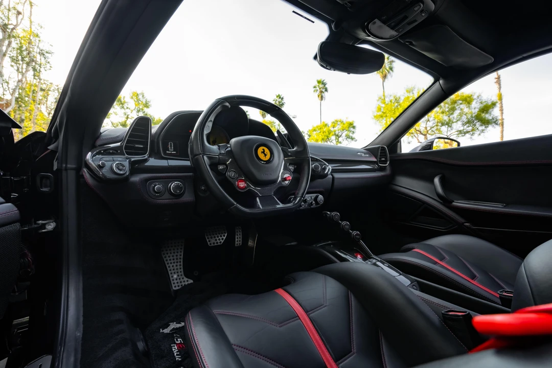 2013 Ferrari 458 Italia - Image 30 of 31