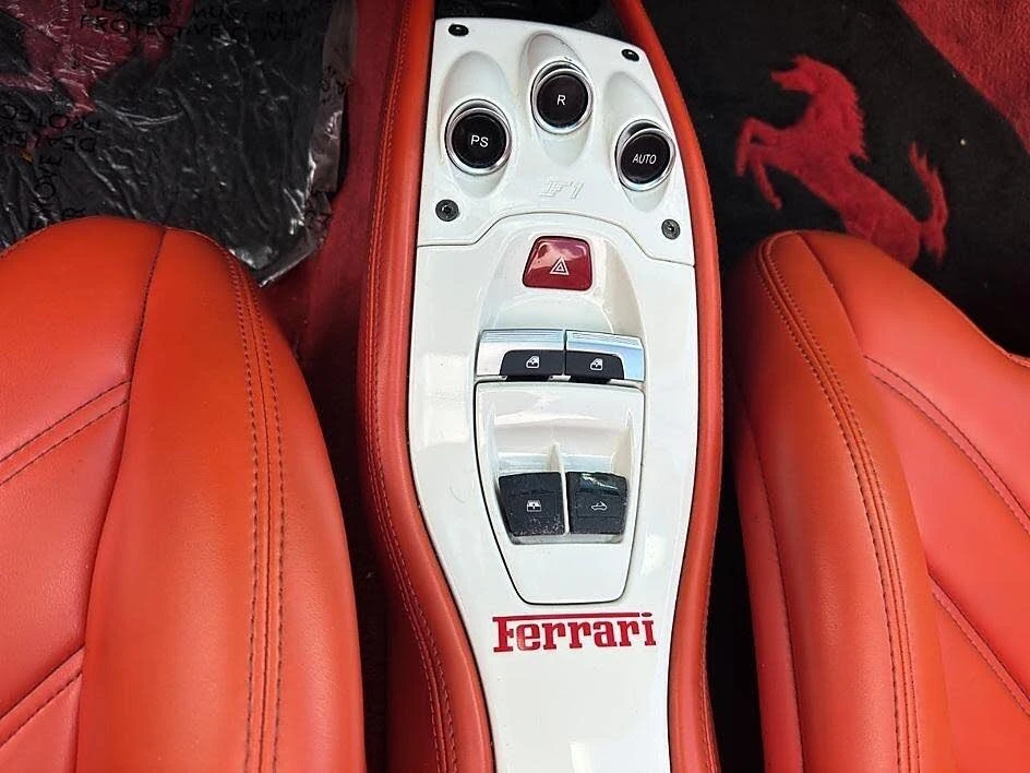 2013 Ferrari 458 Spider - Image 27 of 31