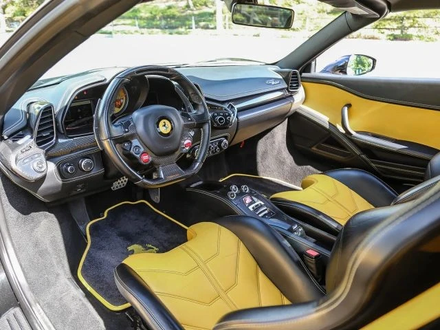 2013 Ferrari 458 Spider - Image 30 of 31