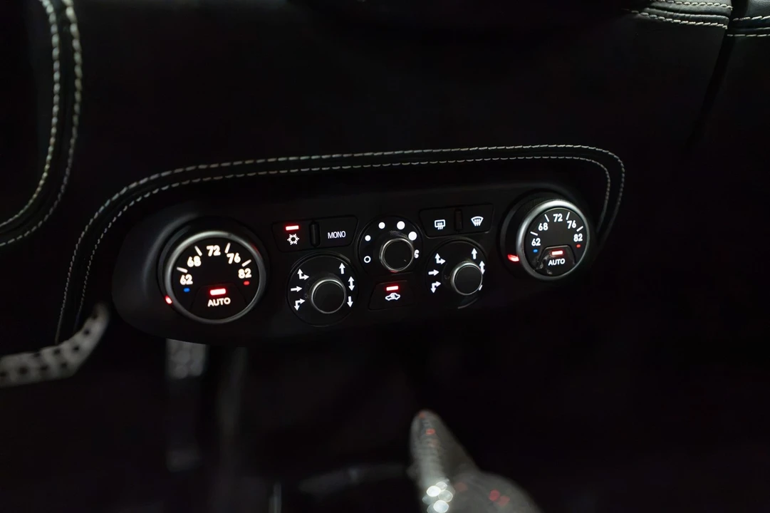 2013 Ferrari 458 Spider - Image 16 of 31