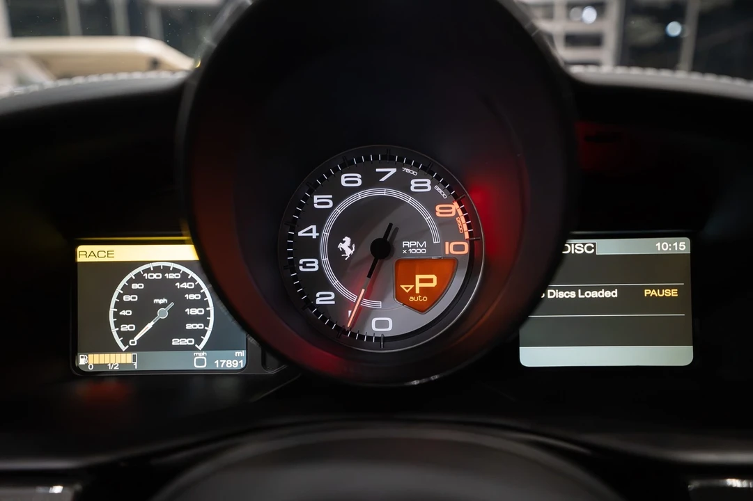 2013 Ferrari 458 Spider - Image 13 of 31