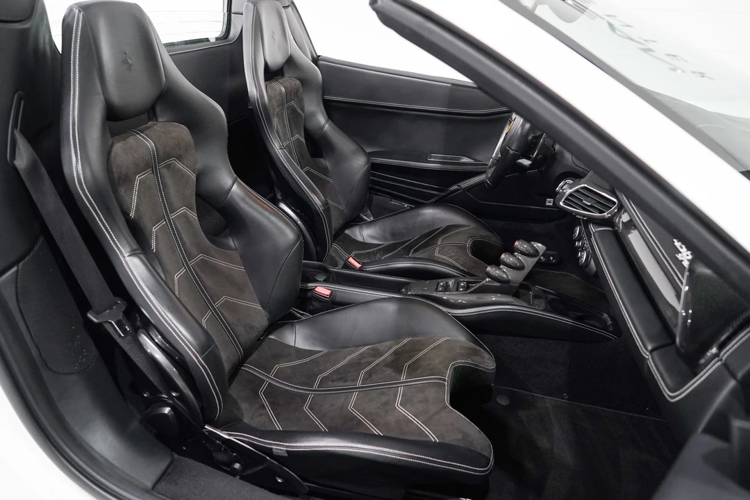 2013 Ferrari 458 Spider - Image 16 of 31