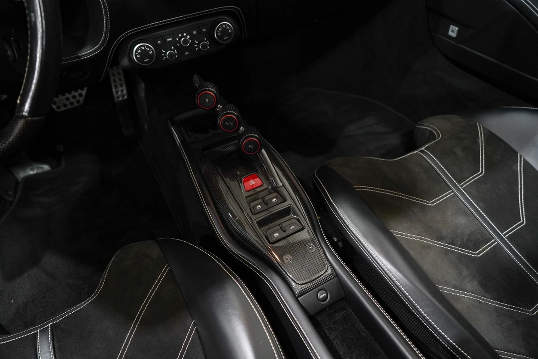 2013 Ferrari 458 Spider - Image 13 of 31