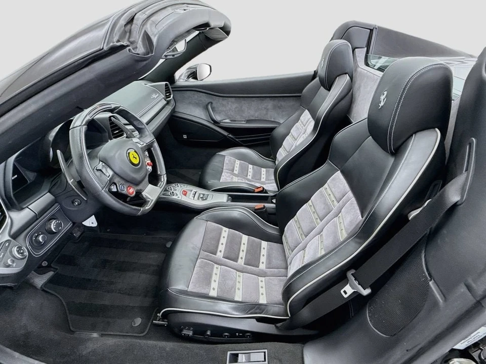 2013 Ferrari 458 Spider - Image 24 of 31