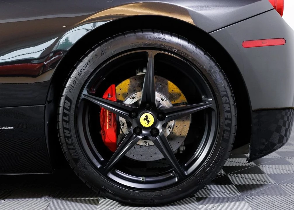 2013 Ferrari 458 Spider - Image 10 of 30