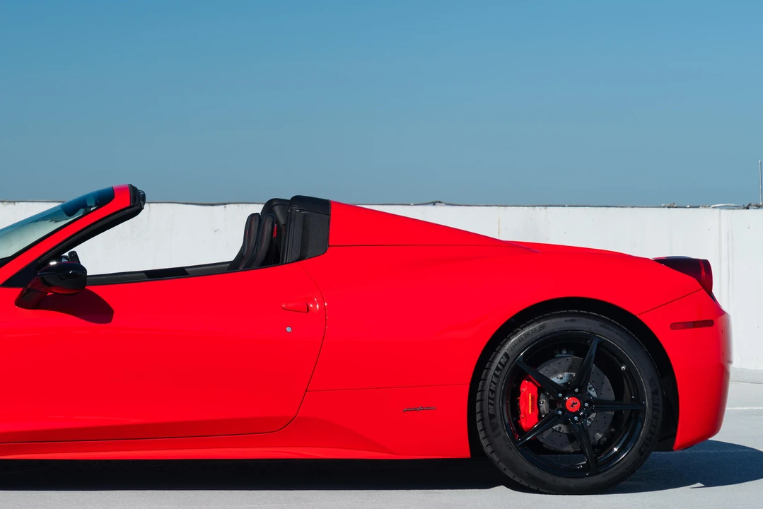 2013 Ferrari 458 Spider - Image 25 of 31