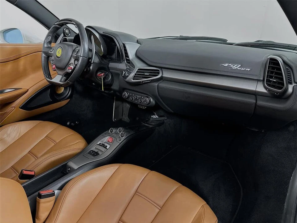 2013 Ferrari 458 Spider - Image 26 of 31