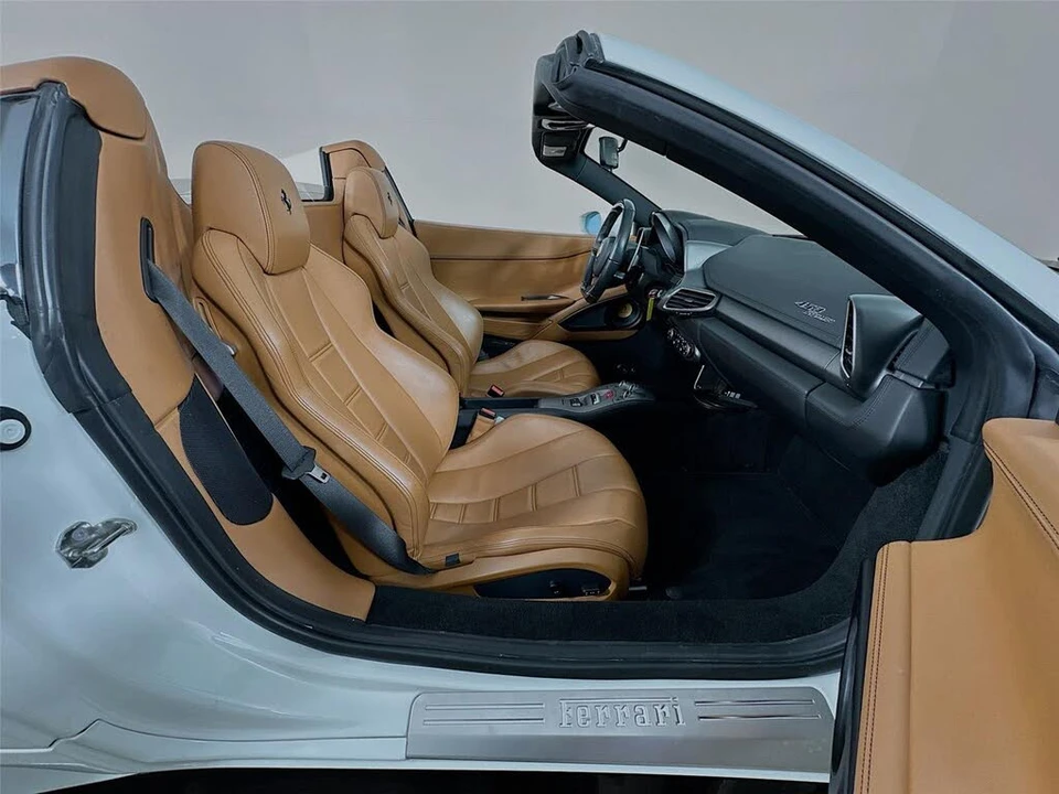 2013 Ferrari 458 Spider - Image 25 of 31