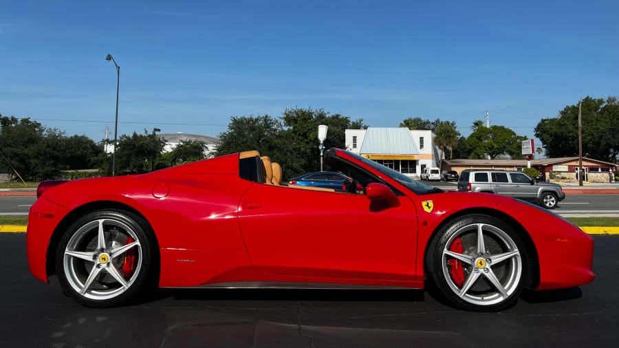 2013 Ferrari 458 Spider - Image 8 of 11