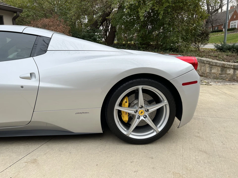 2013 Ferrari 458 Spider - Image 25 of 31
