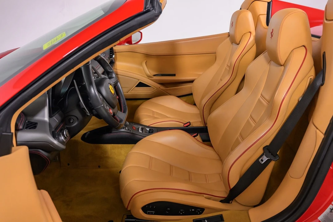 2013 Ferrari 458 Spider - Image 28 of 31