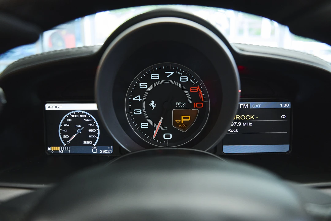 2013 Ferrari 458 Spider - Image 16 of 31