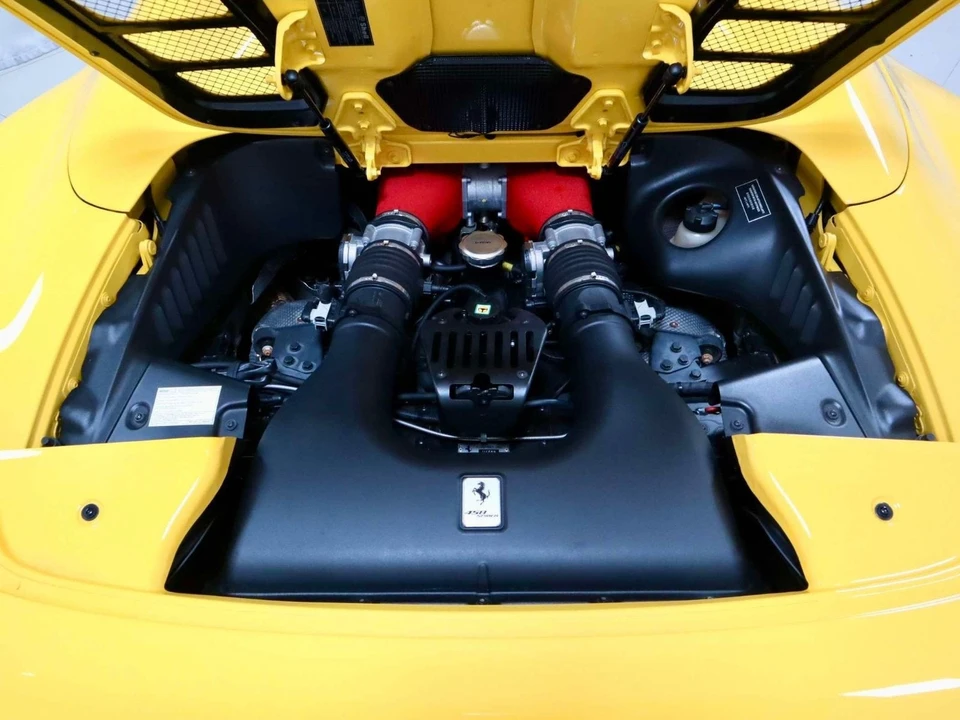 2013 Ferrari 458 Spider - Image 13 of 31