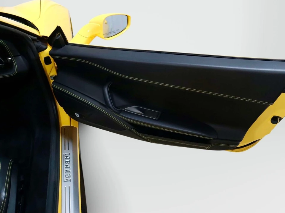 2013 Ferrari 458 Spider - Image 14 of 31