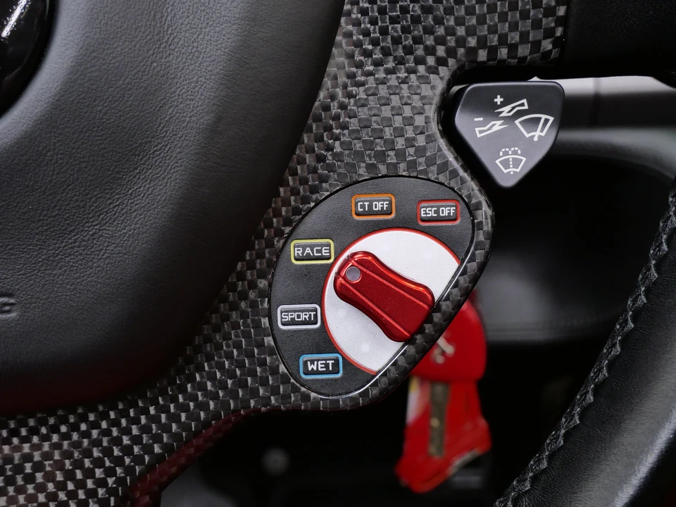 2013 Ferrari 458 Spider - Image 26 of 31