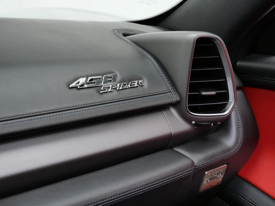 2013 Ferrari 458 Spider - Image 23 of 31