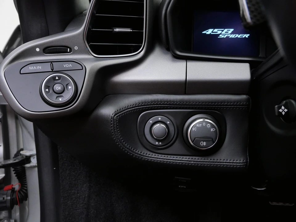 2013 Ferrari 458 Spider - Image 27 of 31