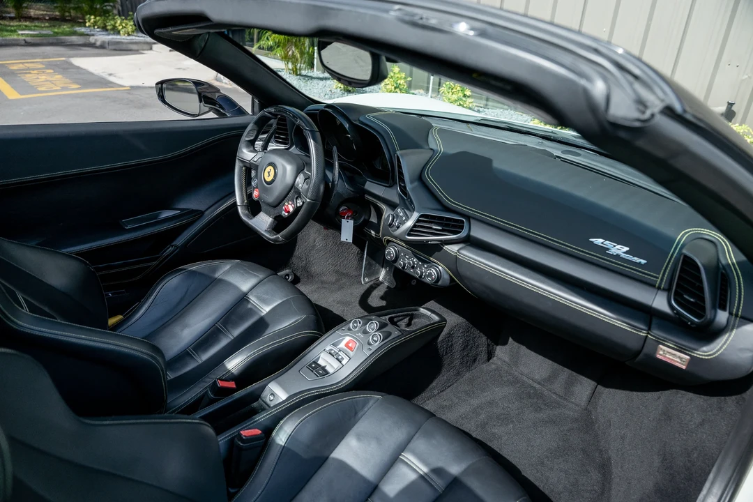 2013 Ferrari 458 Spider - Image 28 of 31