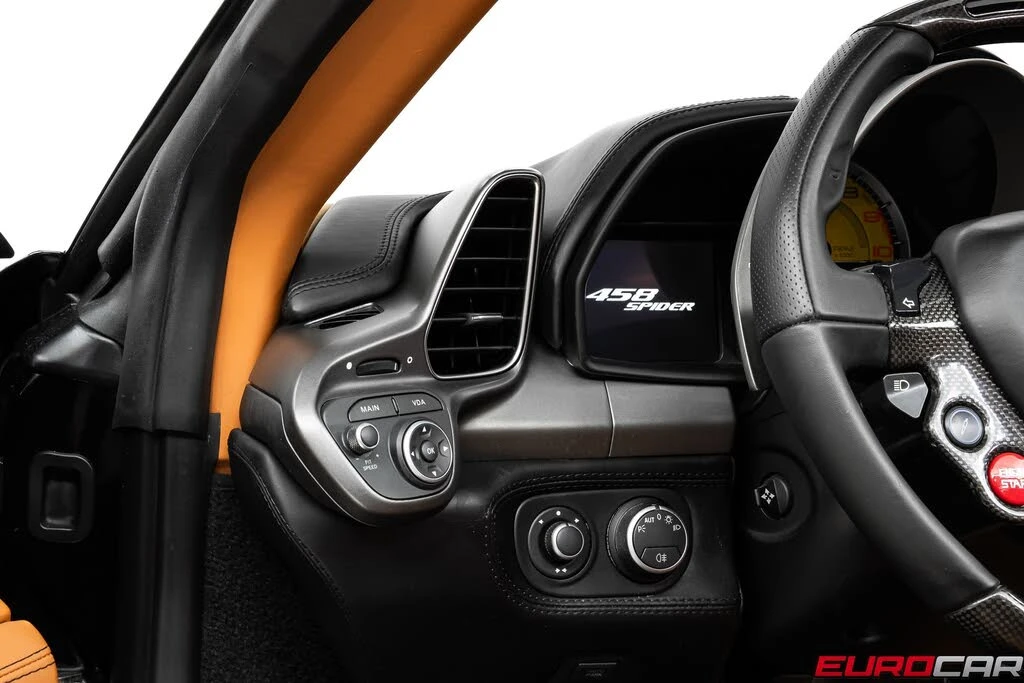 2013 Ferrari 458 Spider - Image 28 of 31