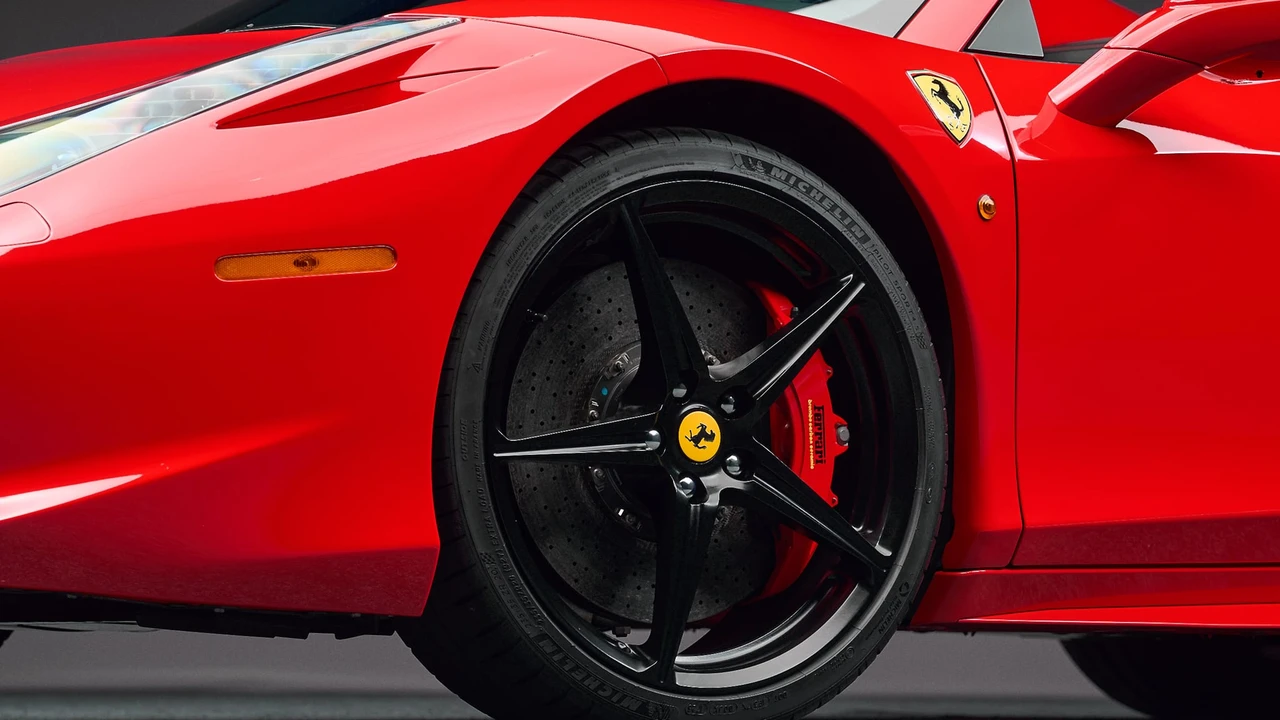 2013 Ferrari 458 Spider - Image 27 of 31