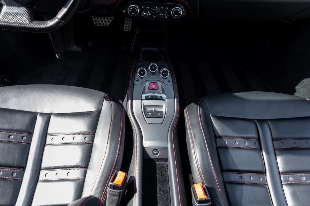 2013 Ferrari 458 Spider - Image 26 of 31