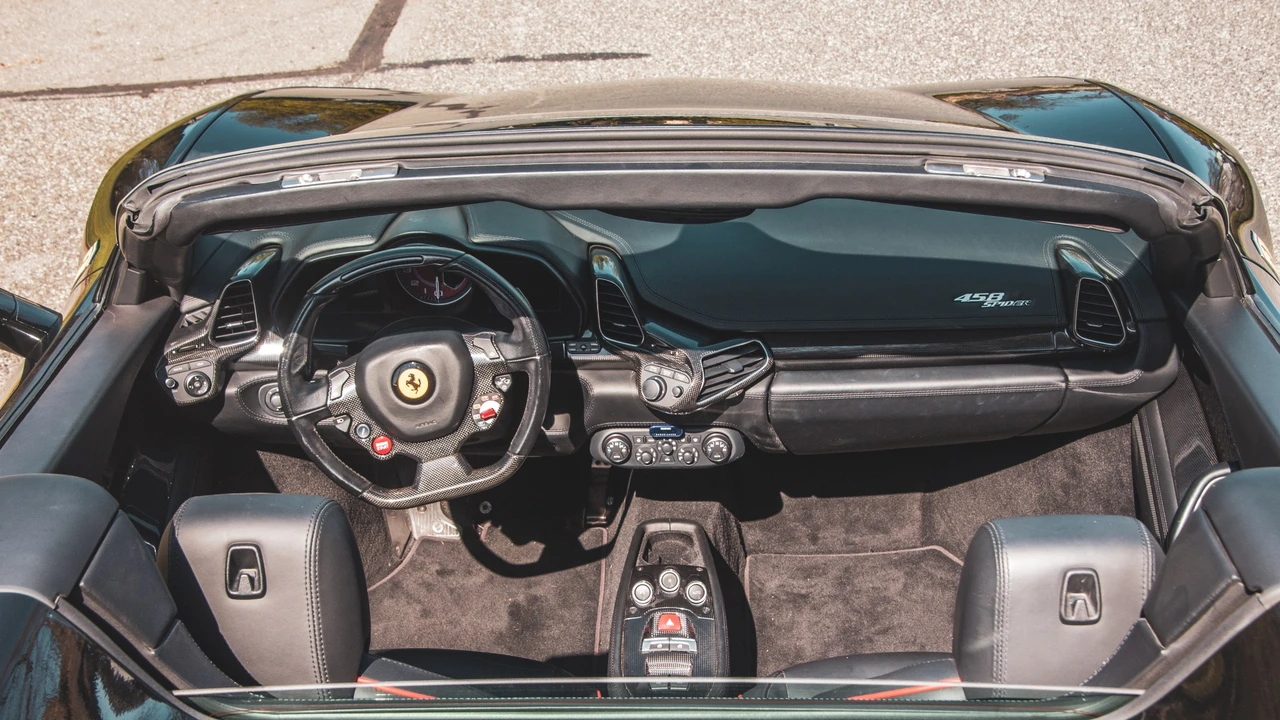 2013 Ferrari 458 Spider - Image 23 of 31