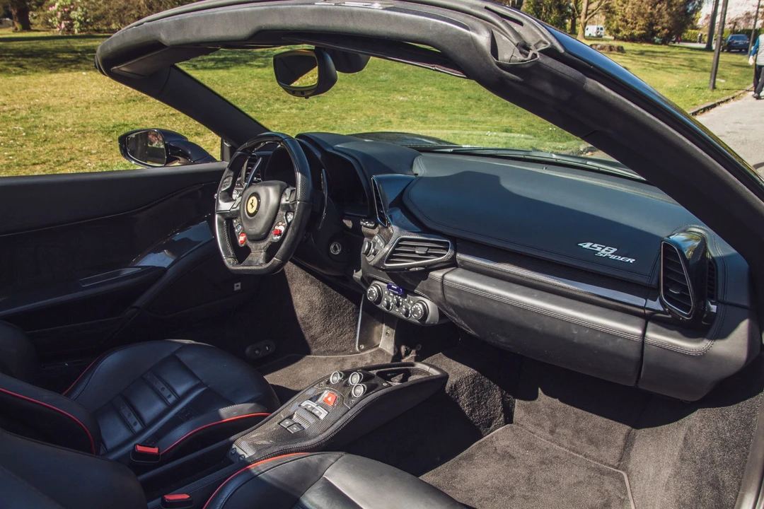 2013 Ferrari 458 Spider - Image 29 of 31