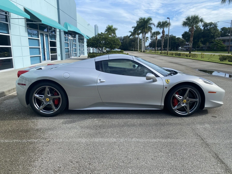 2013 Ferrari 458 Spider - Image 8 of 31