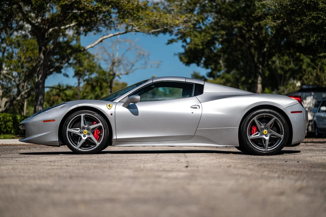 2013 Ferrari 458 Spider - Image 23 of 31