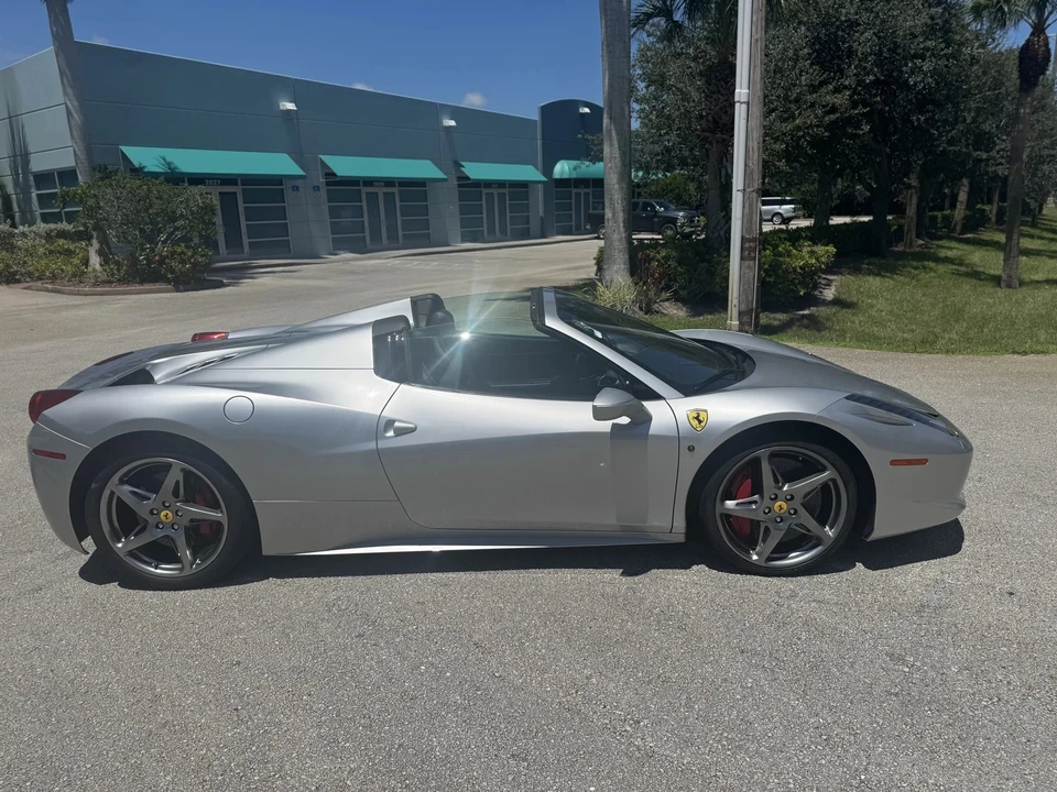 2013 Ferrari 458 Spider - Image 9 of 31