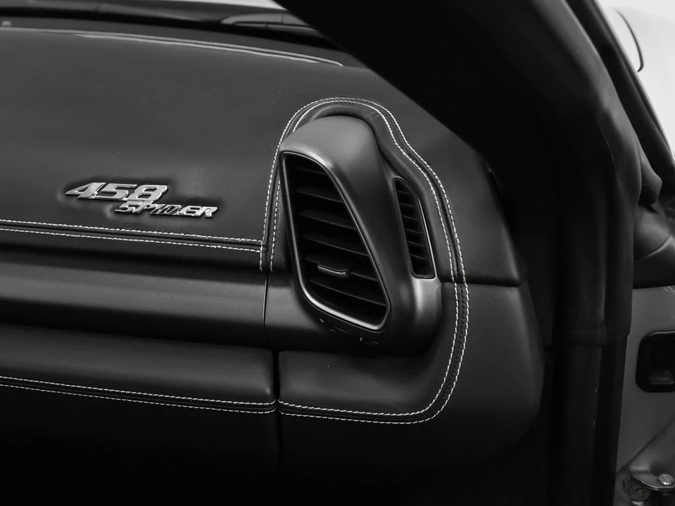 2013 Ferrari 458 Spider - Image 25 of 31