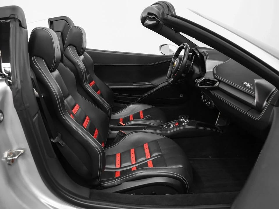2013 Ferrari 458 Spider - Image 22 of 31