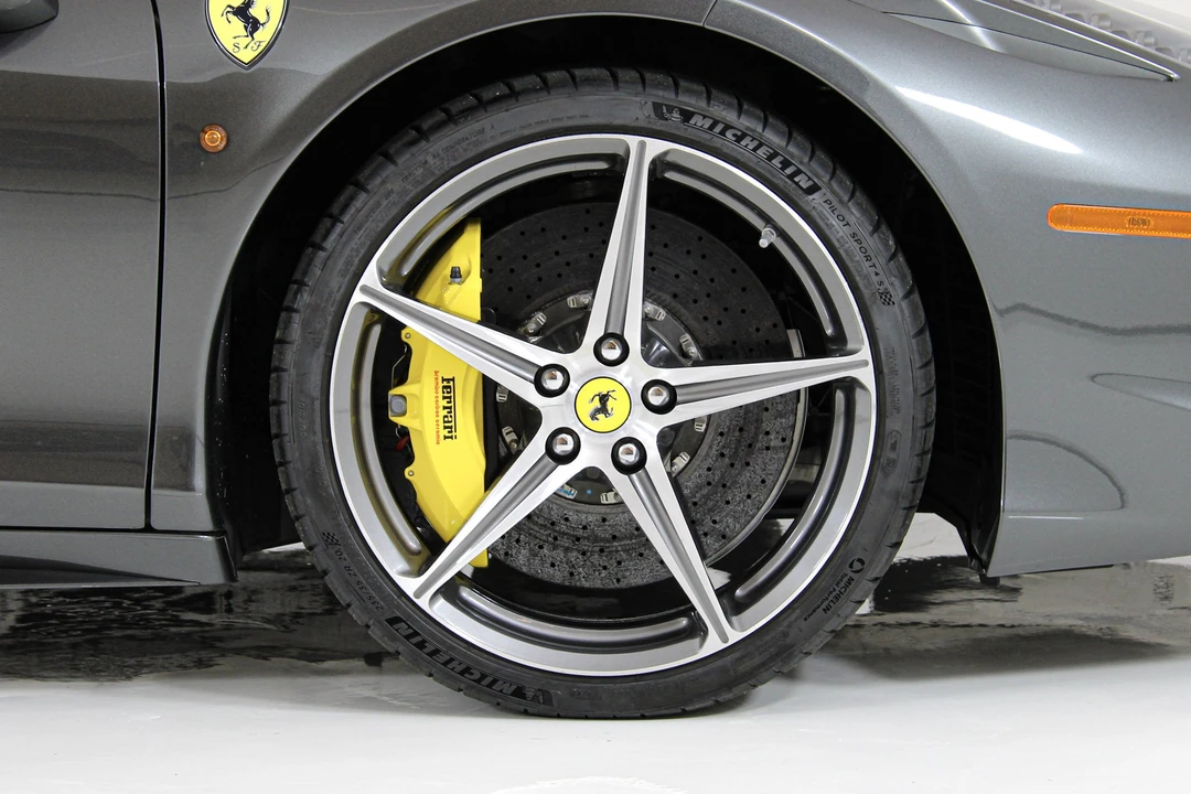 2013 Ferrari 458 Spider - Image 25 of 31