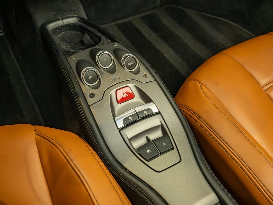 2013 Ferrari 458 Spider - Image 15 of 31