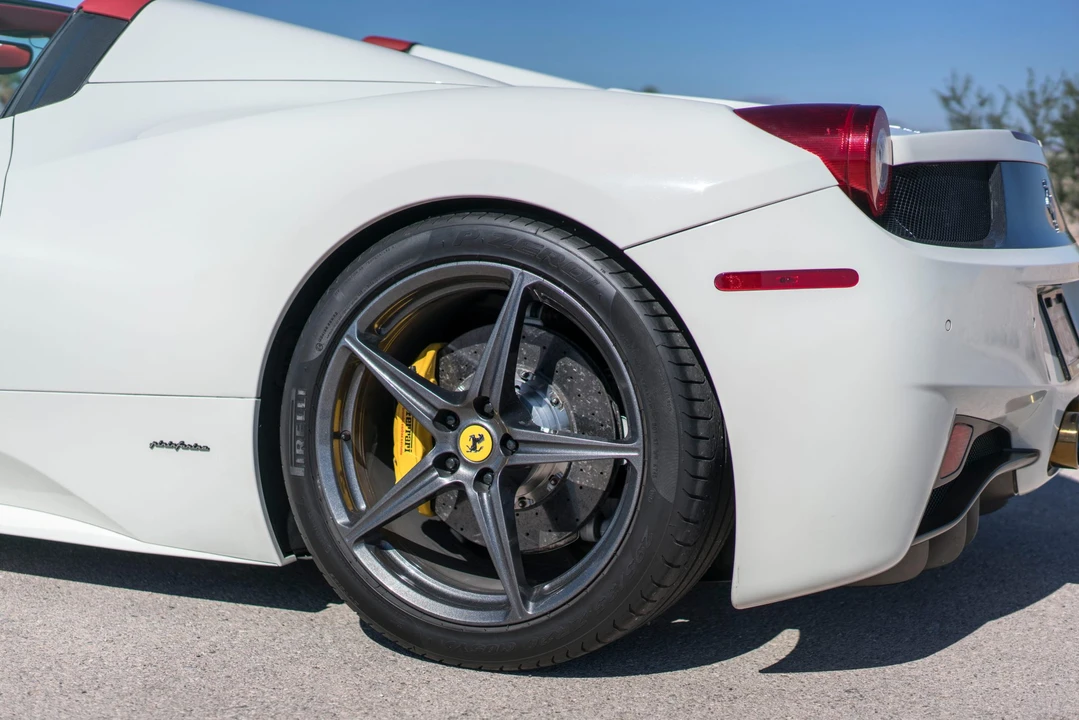 2013 Ferrari 458 Spider - Image 28 of 31