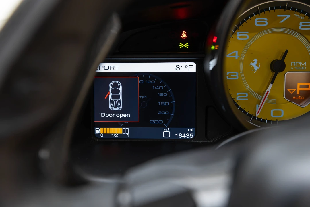 2013 Ferrari 458 Spider - Image 25 of 31