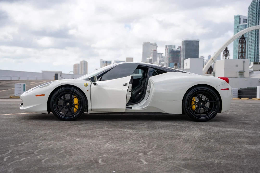2013 Ferrari 458 Italia - Image 4 of 21