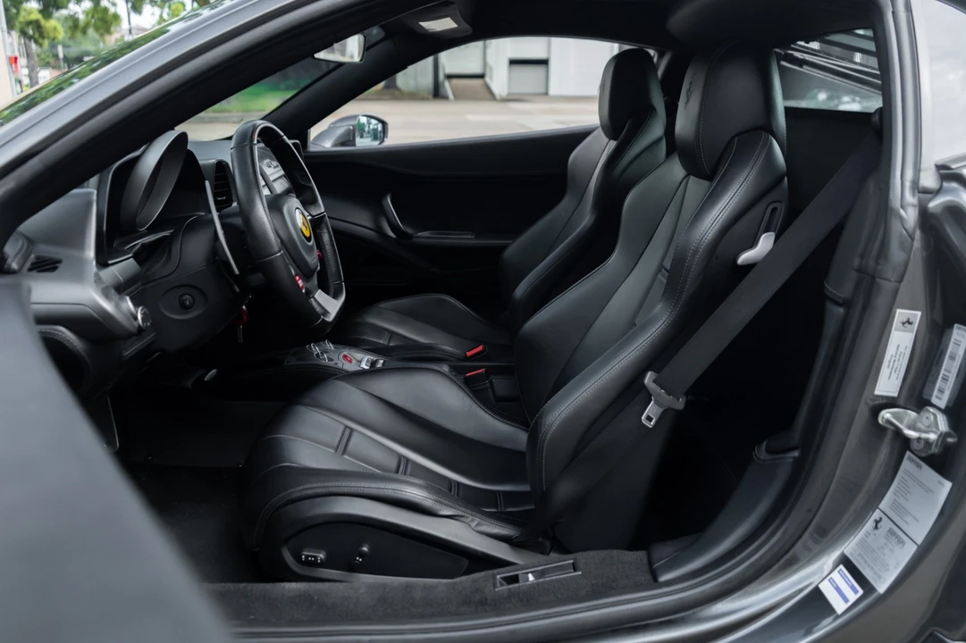 2013 Ferrari 458 - Image 6 of 31