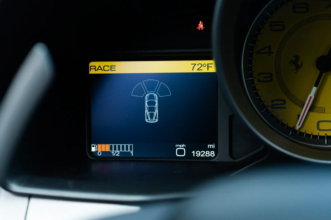 2013 Ferrari 458 - Image 12 of 31