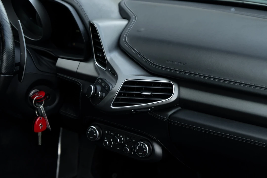 2013 Ferrari 458 - Image 25 of 31