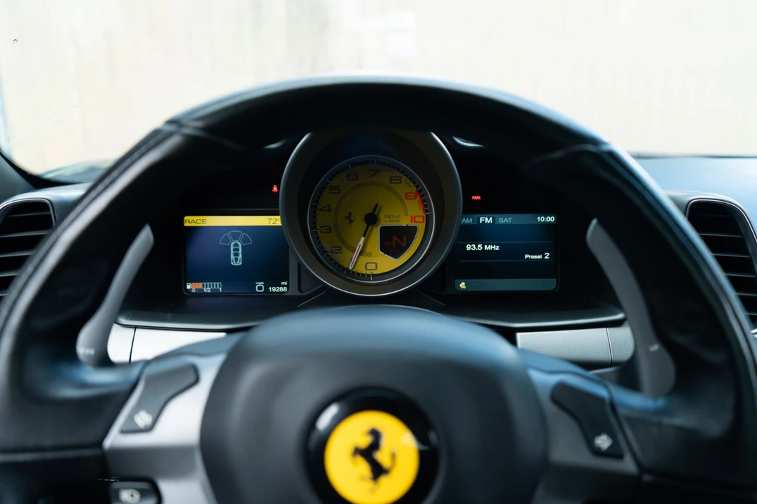 2013 Ferrari 458 - Image 11 of 31