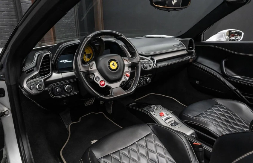 2013 Ferrari 458 Spider - Image 5 of 8