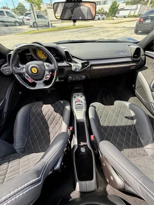 2013 Ferrari 458 Spider - Image 3 of 9