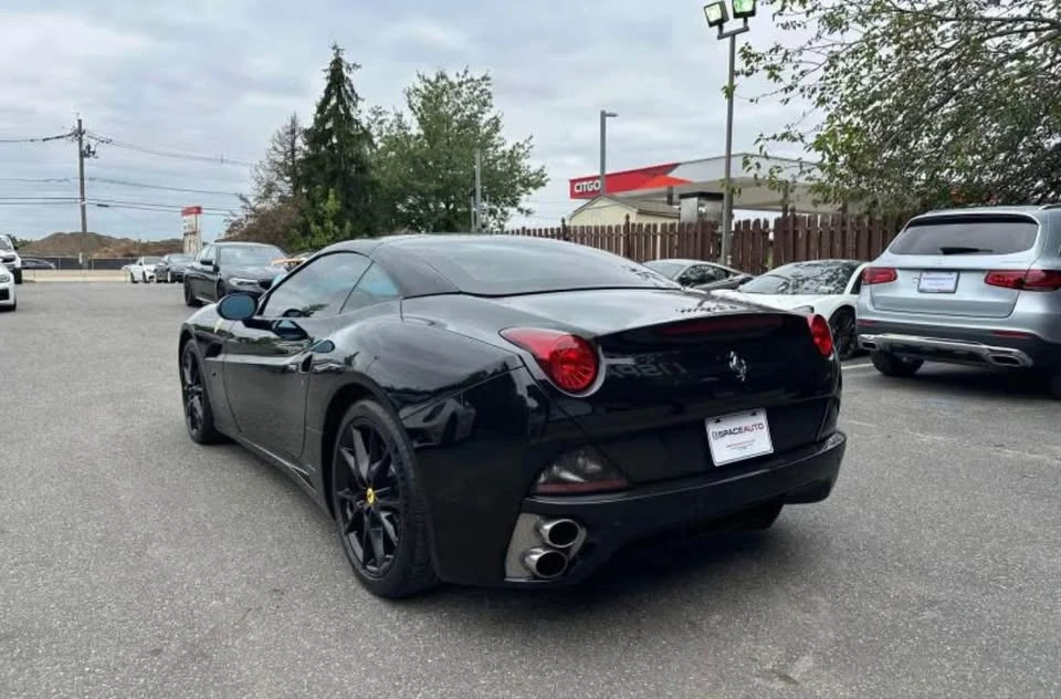 2013 Ferrari California - Image 10 of 10