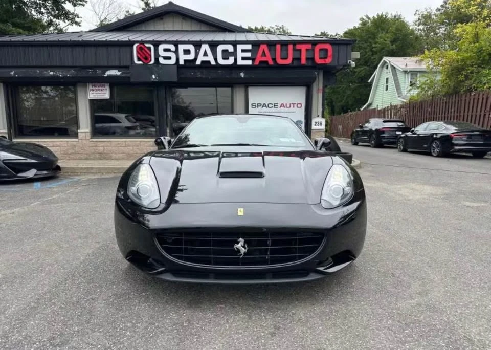 2013 Ferrari California - Image 3 of 10