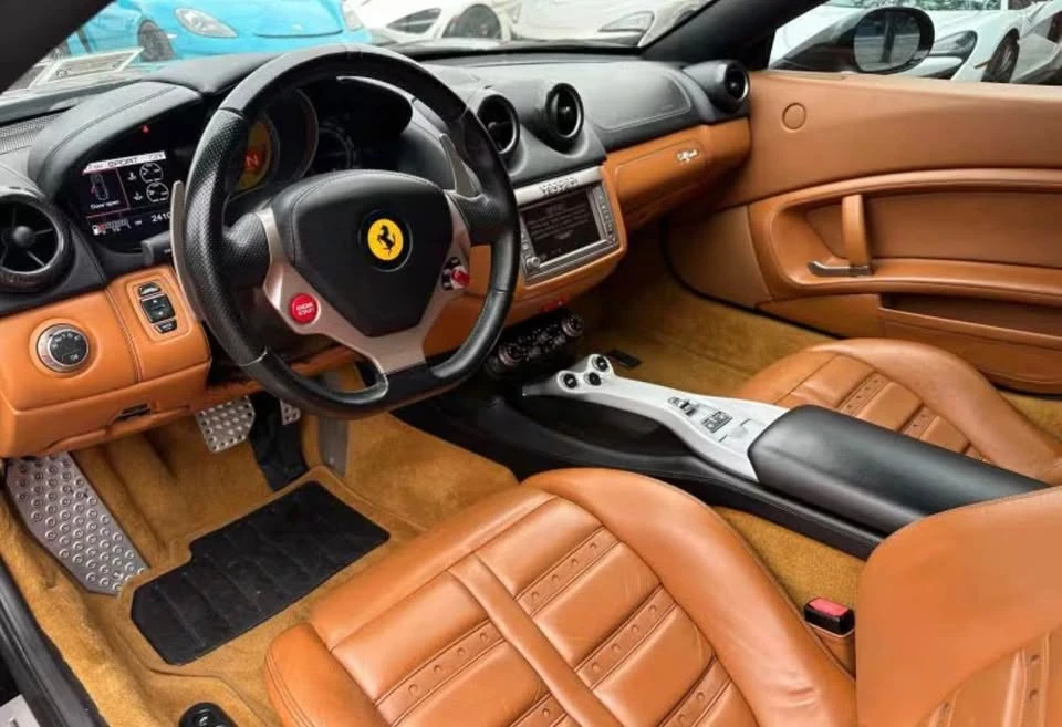 2013 Ferrari California - Image 7 of 10