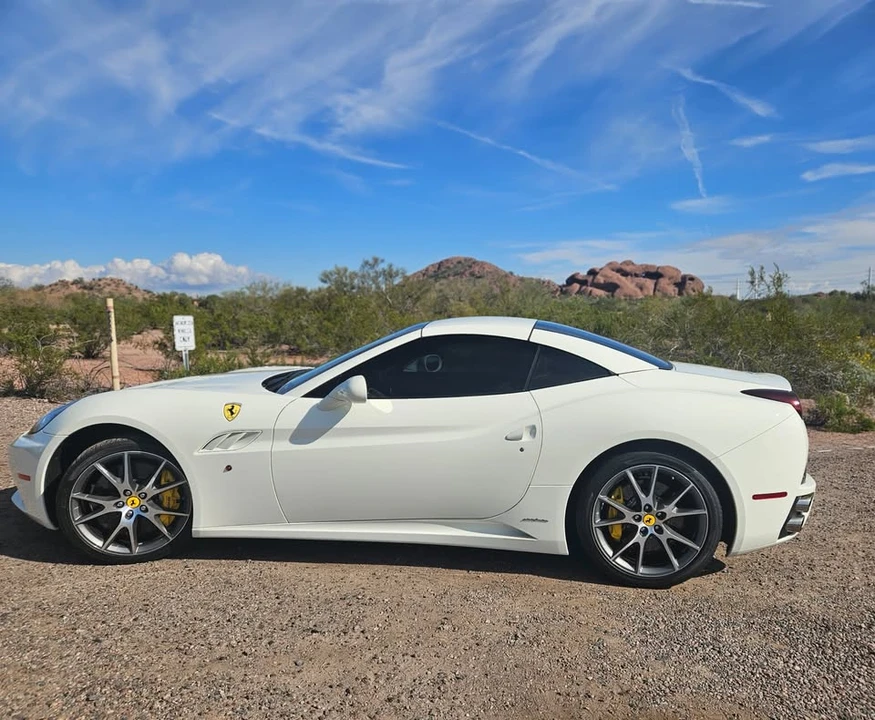 2013 Ferrari California - Image 2 of 10