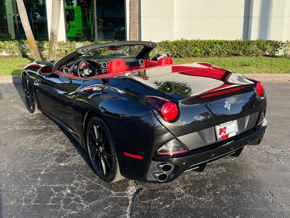 2013 Ferrari California - Image 8 of 15