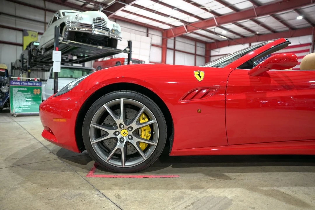 2013 Ferrari California - Image 3 of 12