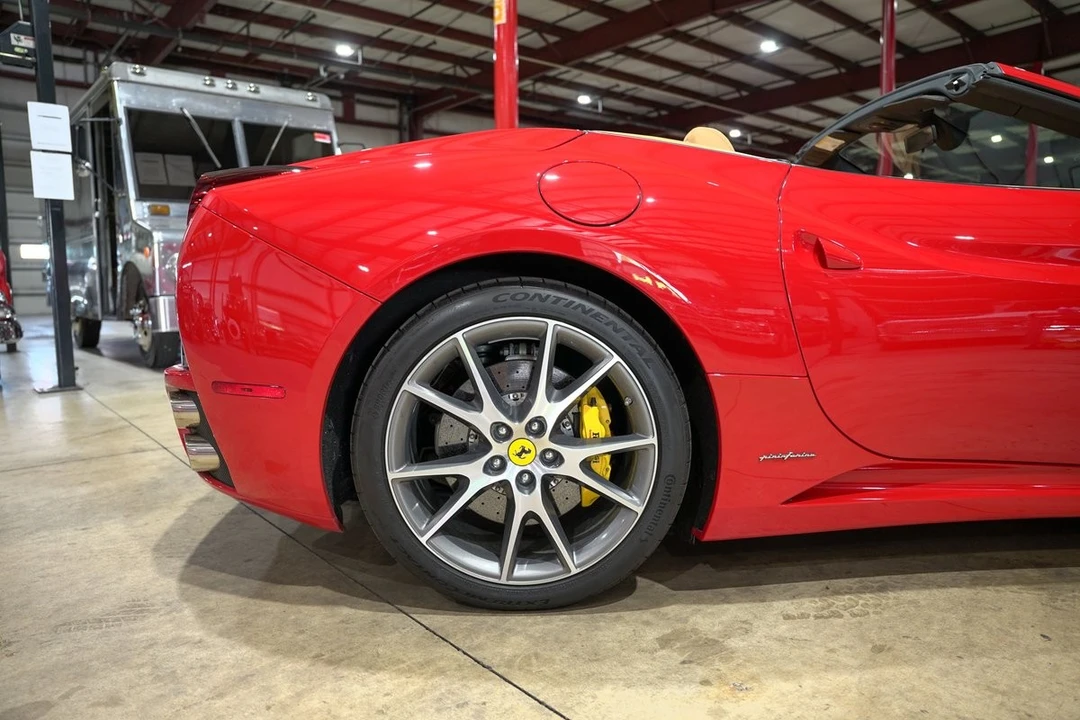 2013 Ferrari California - Image 9 of 12